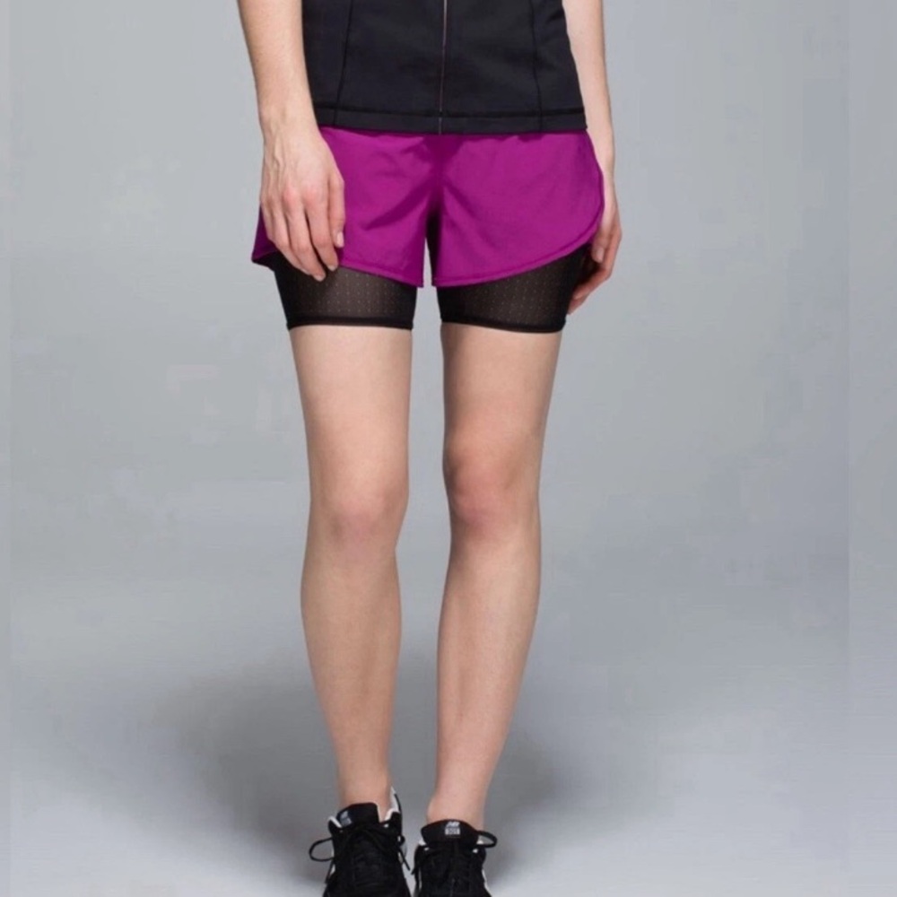 Lululemon Hot to Street Short Regal Plum/Black ~ Size 8